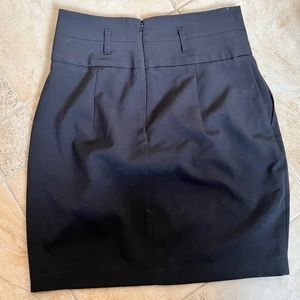 Dynamite highwaist skirt with pockets- size 5 (small )